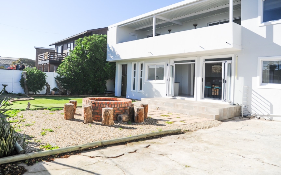 4 Bedroom Property for Sale in Yzerfontein Western Cape